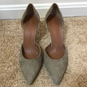 Vince SZ 9M suede D’Orsay pointed toe pumps